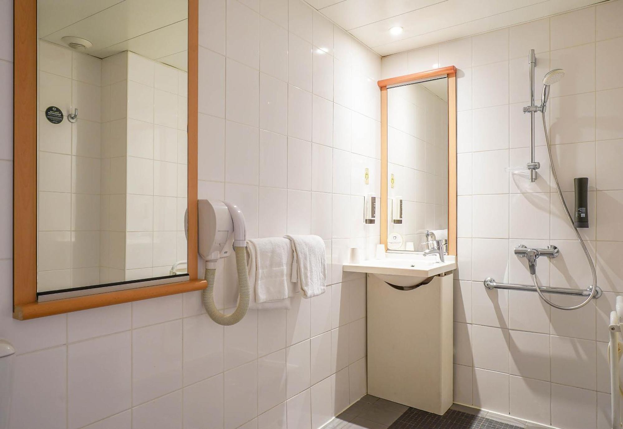 B&B Hotel Marseille Centre Vieux Port Экстерьер фото