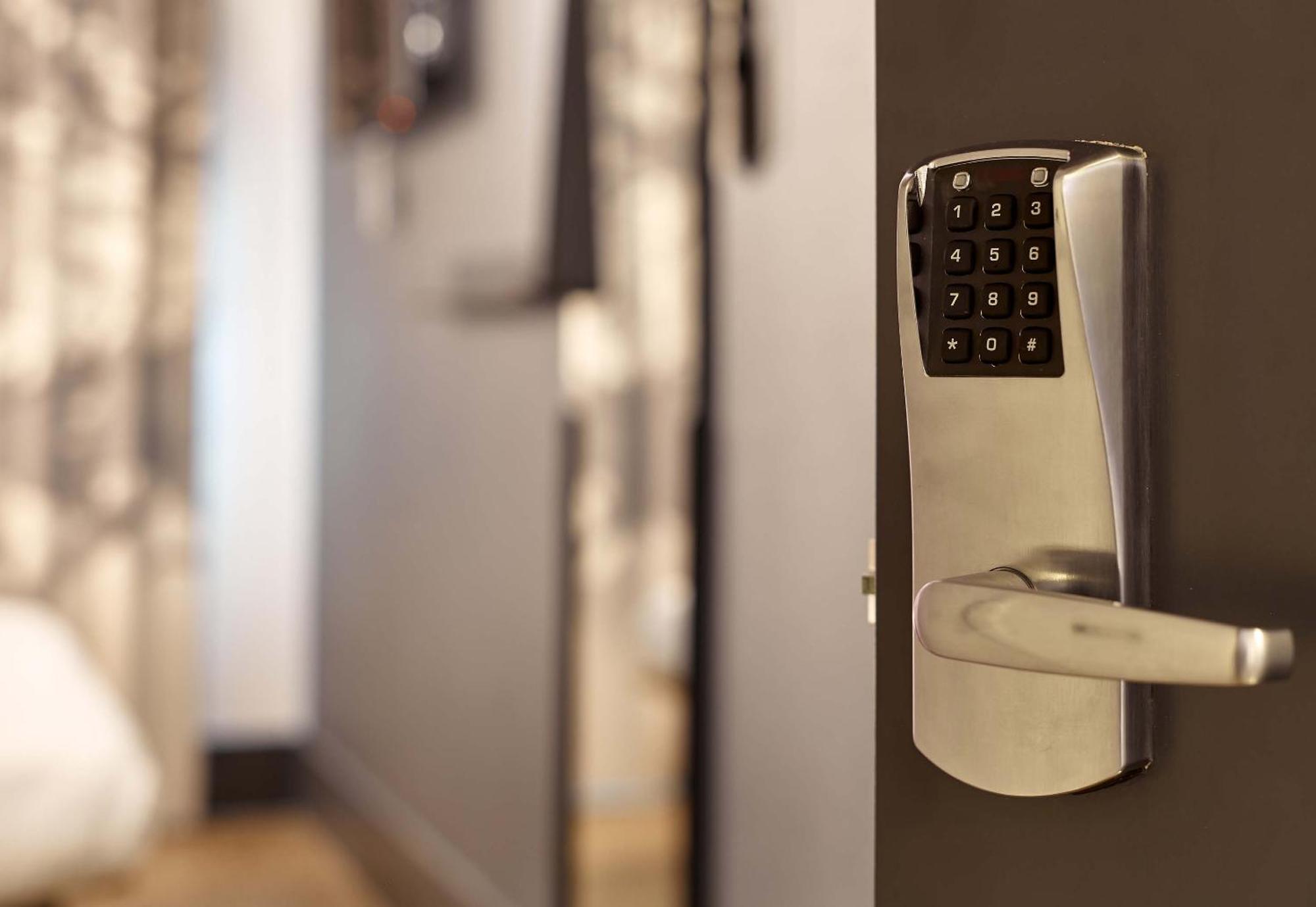 B&B Hotel Marseille Centre Vieux Port Экстерьер фото
